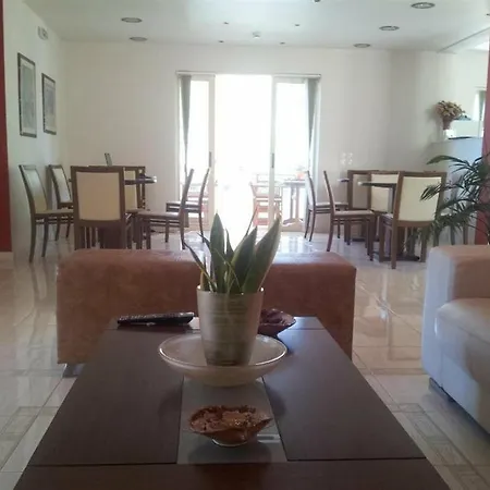 Ostria מלון פלקסטרון